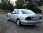 Mercedes E 220-10