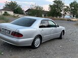 Mercedes E 220-5