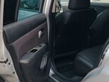 Nissan Tiida-12